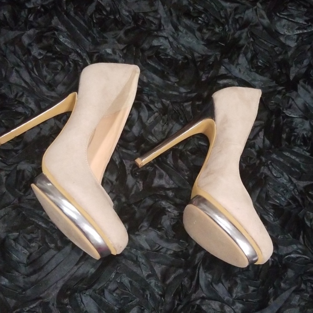 Beige Pumps New Never Worn